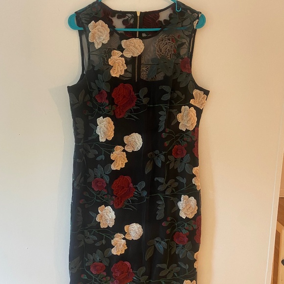 Calvin Klein embroidered dress - Picture 1 of 3
